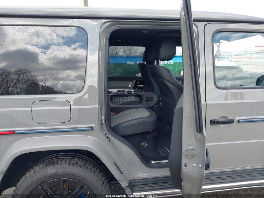 Mercedes-Benz G 500 - фото 6