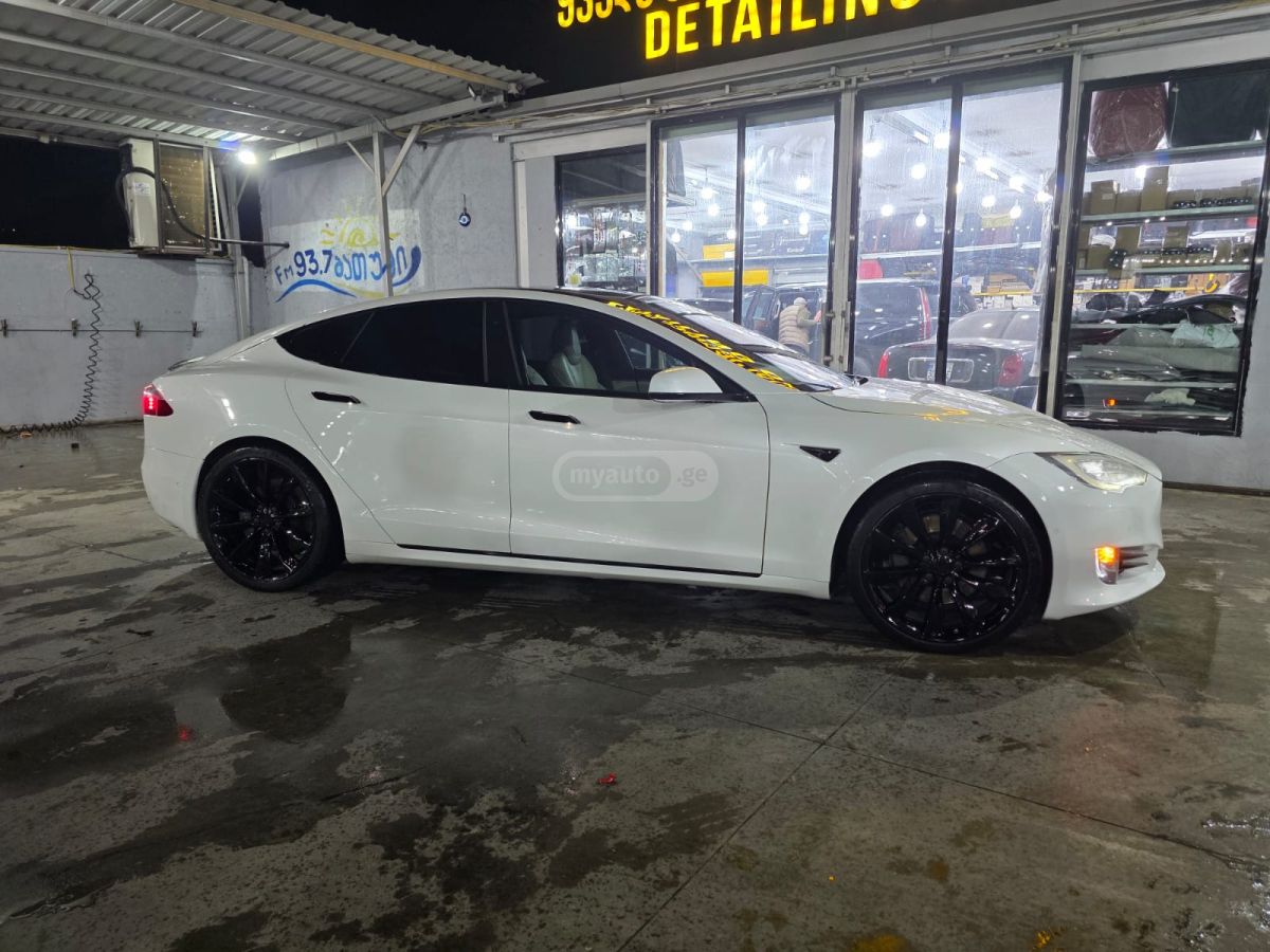 Tesla Model S - фото 5