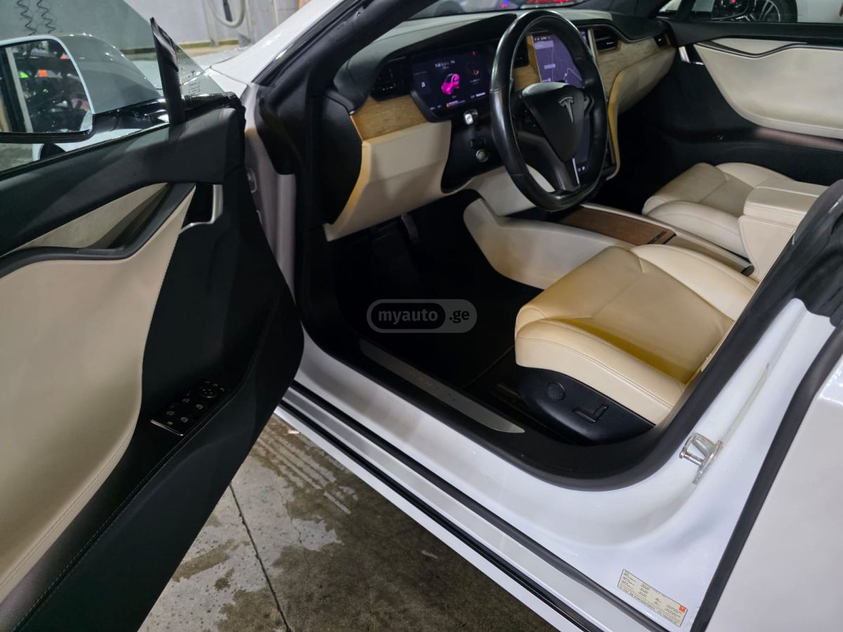 Tesla Model S - фото 7