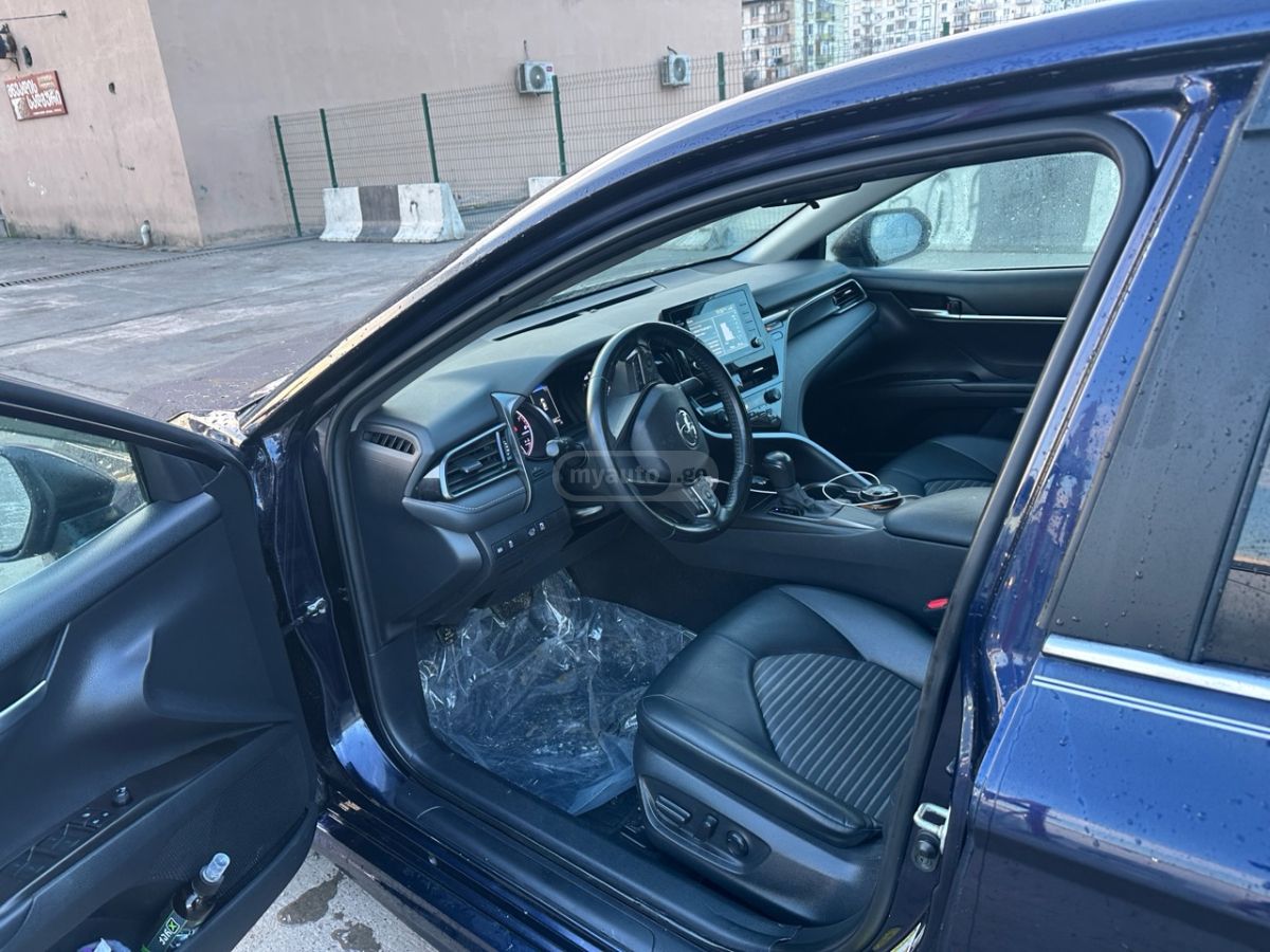 Toyota Camry - фото 12