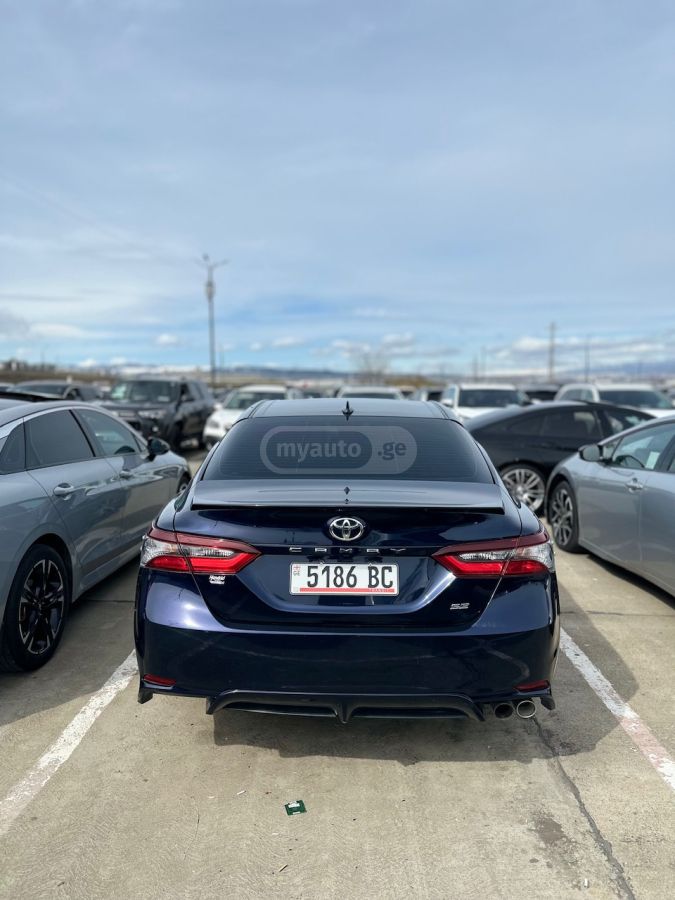 Toyota Camry - фото 3