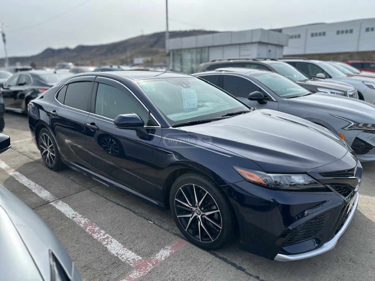 Toyota Camry - фото 4