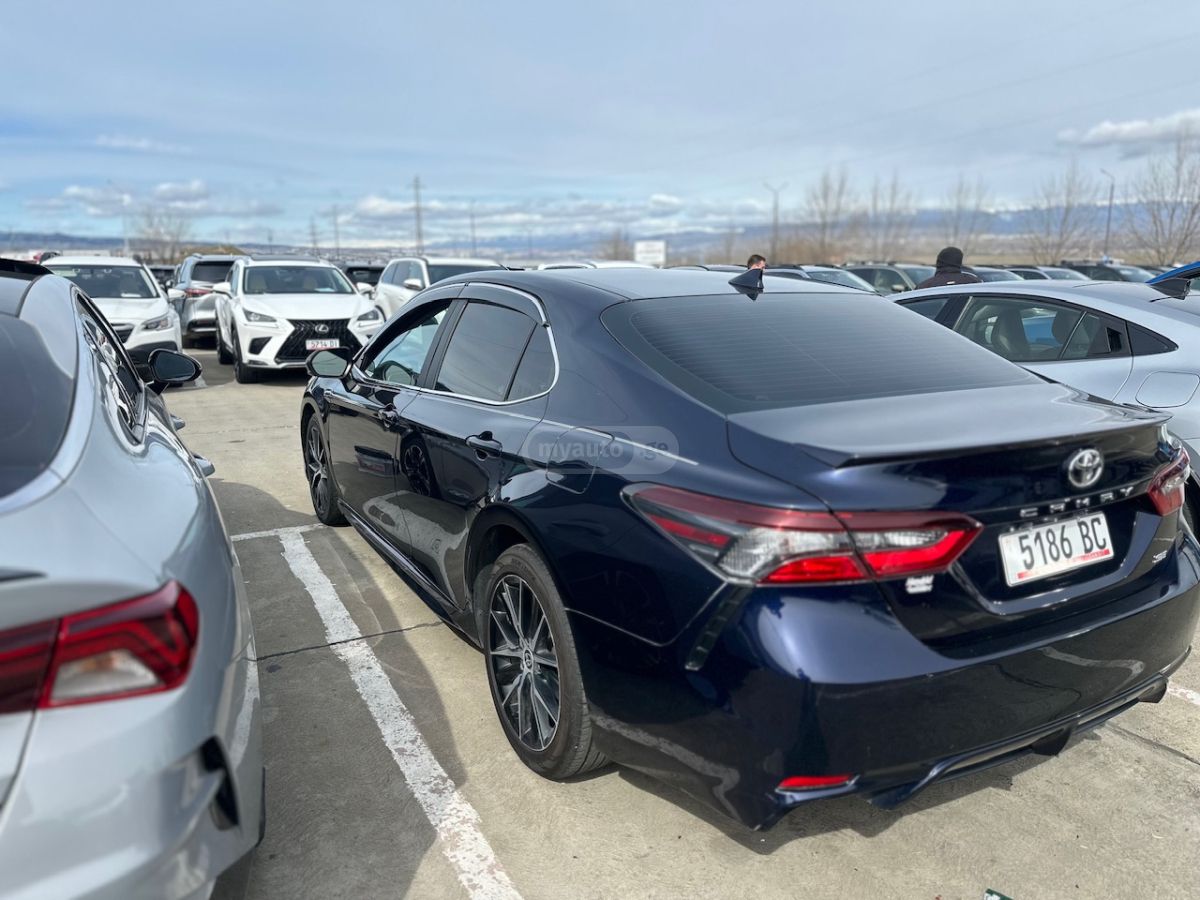 Toyota Camry - фото 7