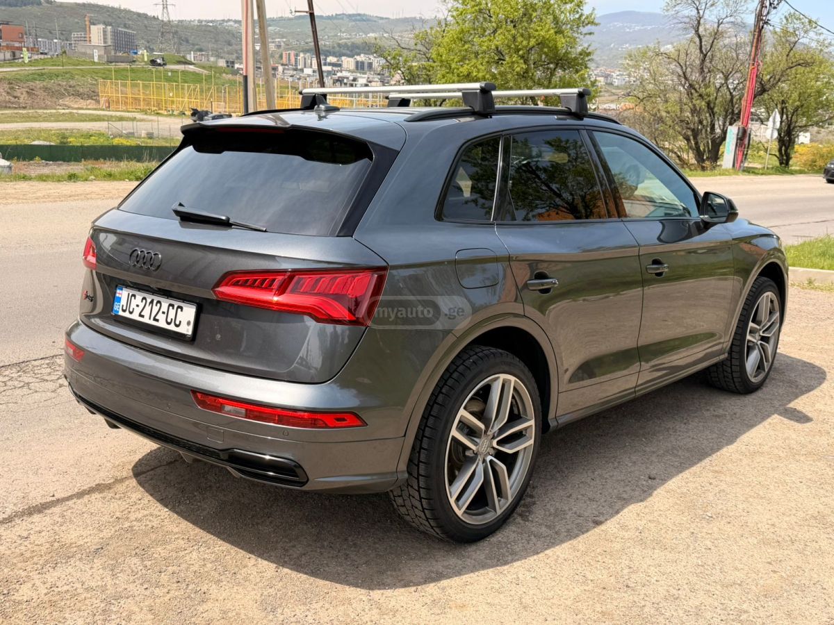 Audi SQ5 - фото 5