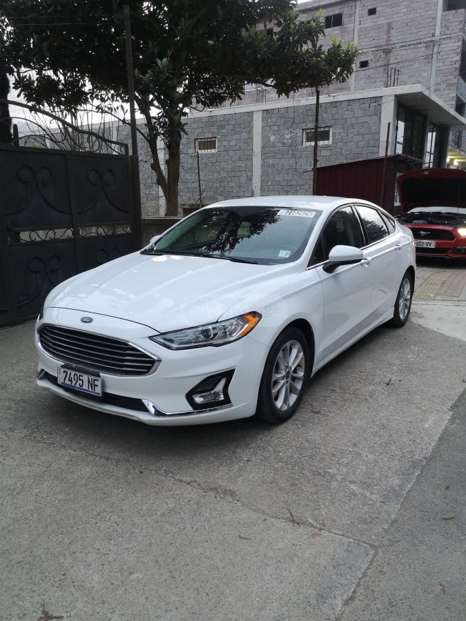 Ford Fusion - фото 1