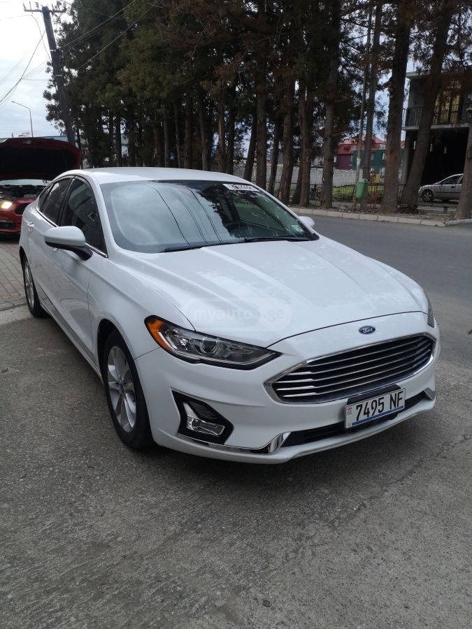 Ford Fusion - фото 2