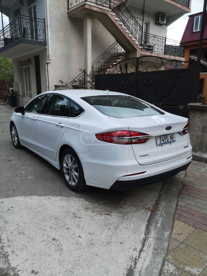 Ford Fusion - фото 3