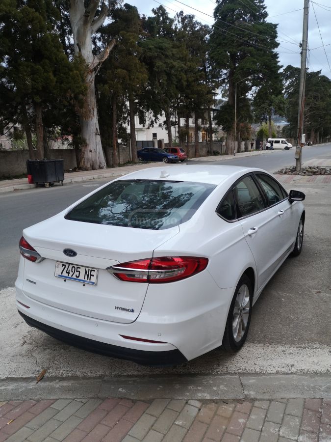 Ford Fusion - фото 4