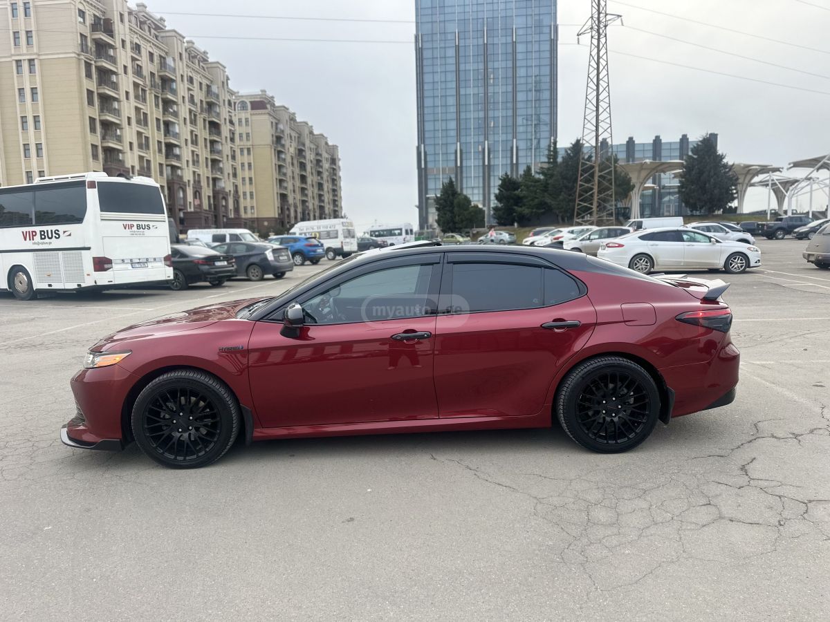 Toyota Camry - фото 2