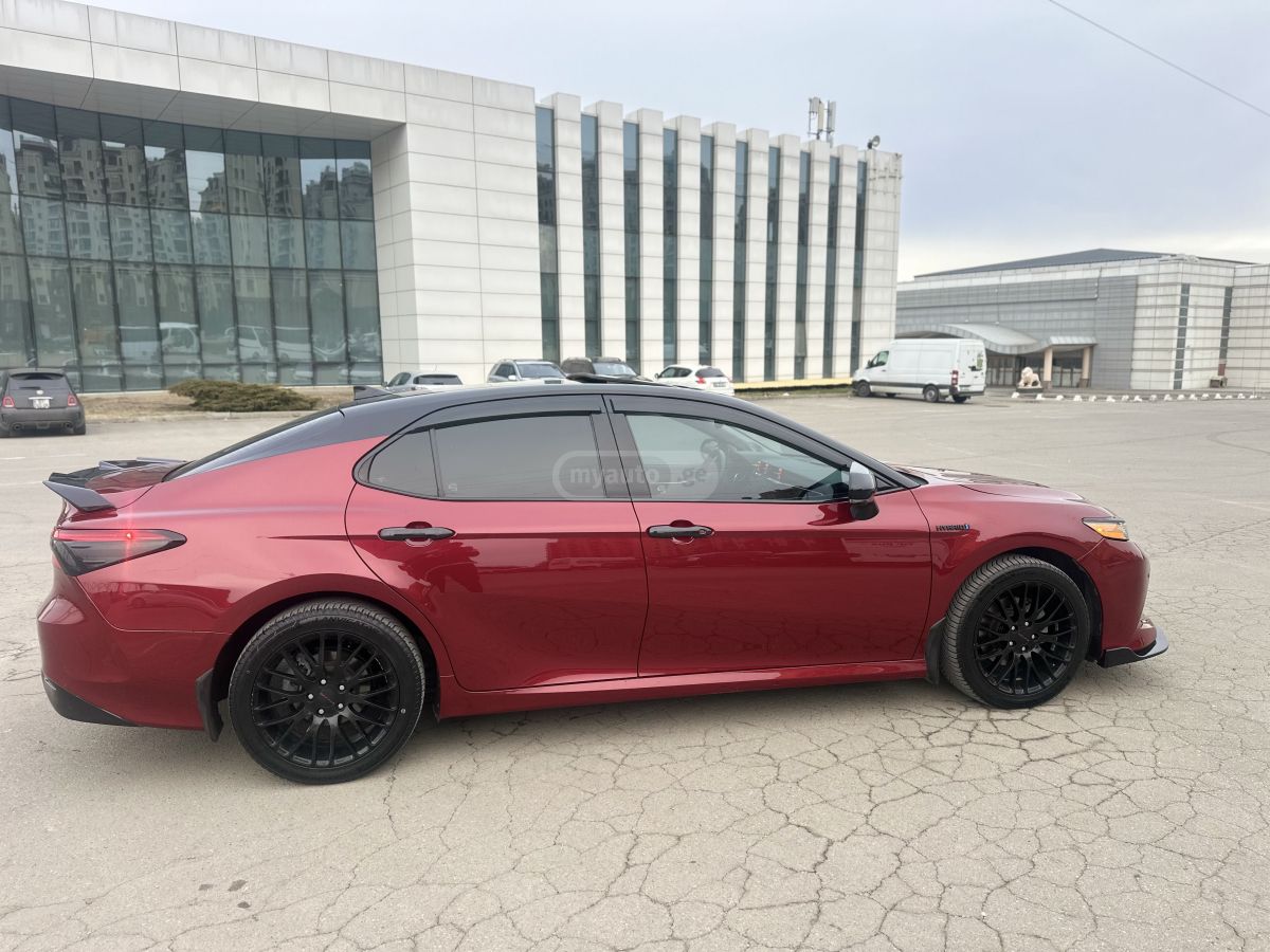 Toyota Camry - фото 3