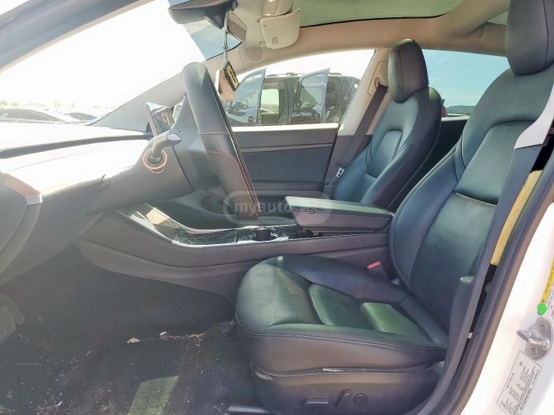 Tesla Model 3 - фото 7