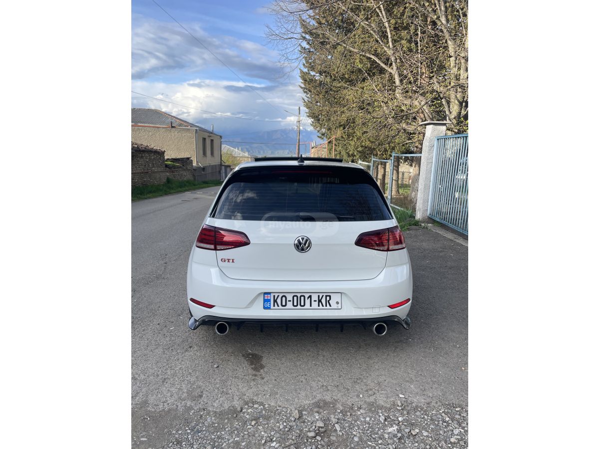 Volkswagen GTI - фото 7