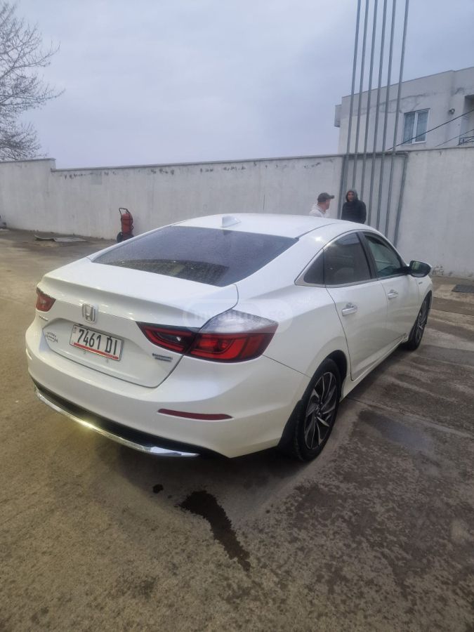 Honda Insight - фото 3