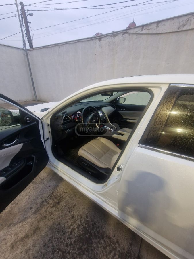 Honda Insight - фото 6