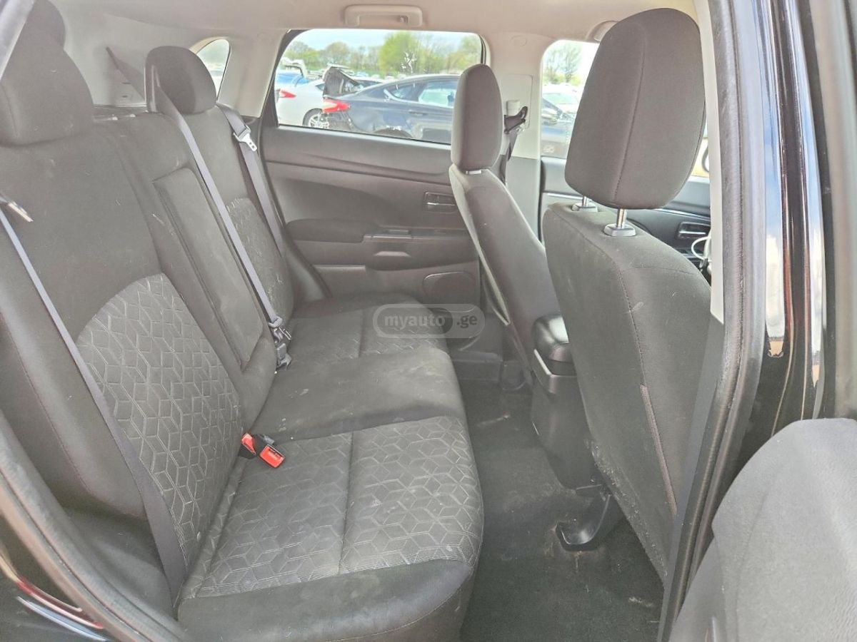 Mitsubishi Outlander - фото 11