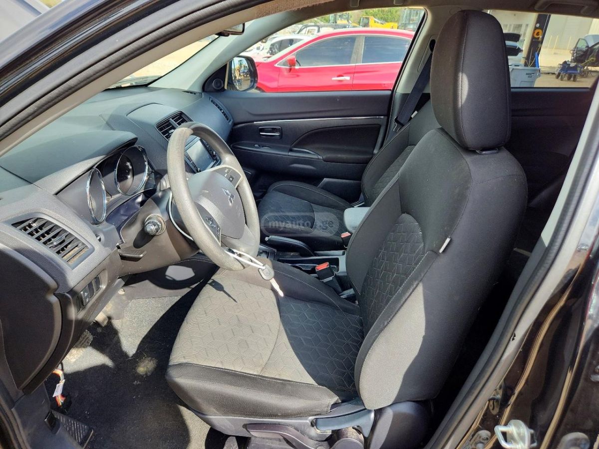 Mitsubishi Outlander - фото 7