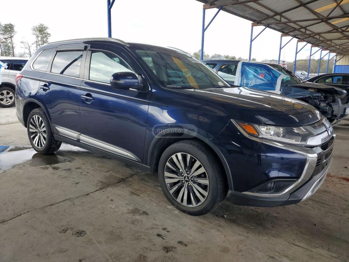 Mitsubishi Outlander - фото 4