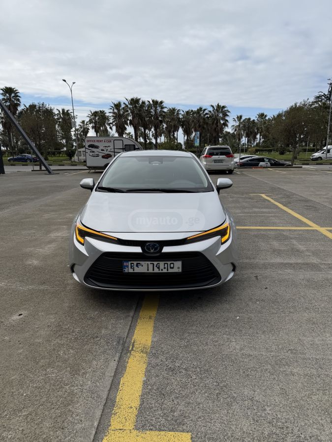 Toyota Corolla - фото 1