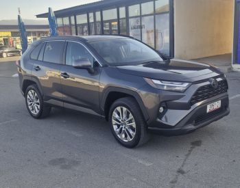 ToyotaRAV 4