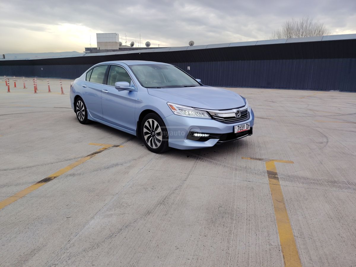 Honda Accord - фото 1