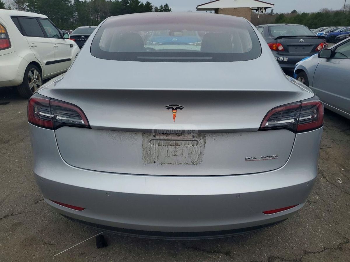 Tesla Model 3 - фото 6