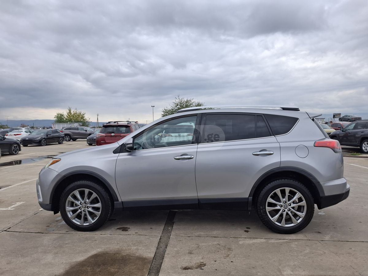 Toyota RAV 4 - фото 4