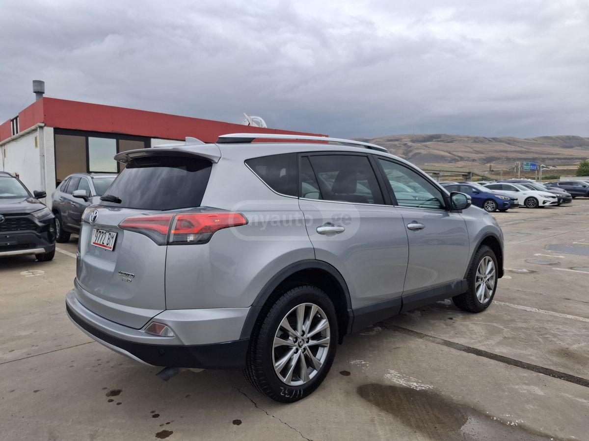 Toyota RAV 4 - фото 7