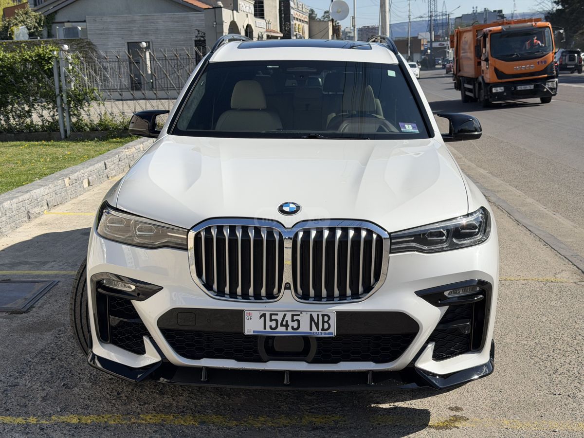 BMW X7 - фото 2