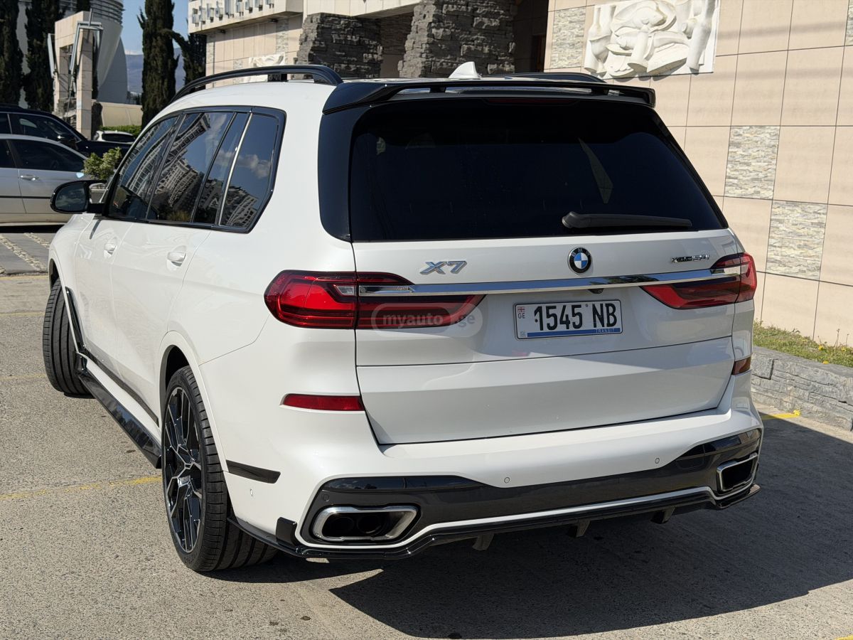 BMW X7 - фото 7