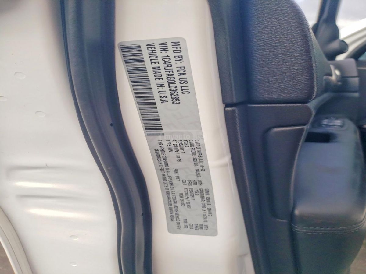 Jeep Grand Cherokee - фото 12