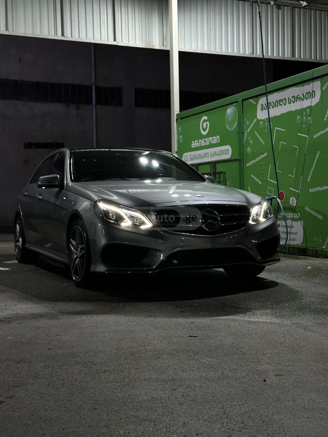 Mercedes-BenzE 3502014