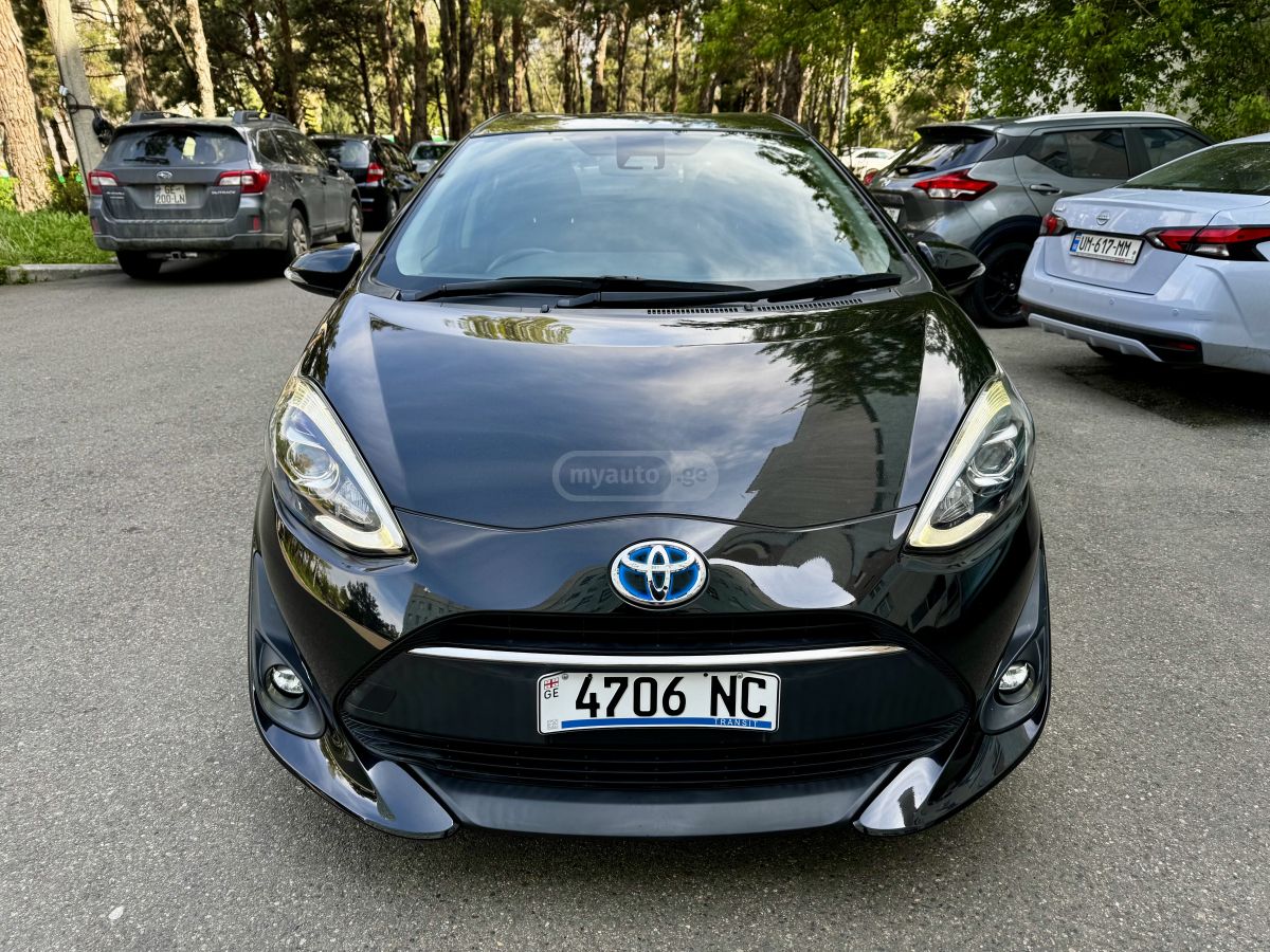 Toyota Aqua - фото 1