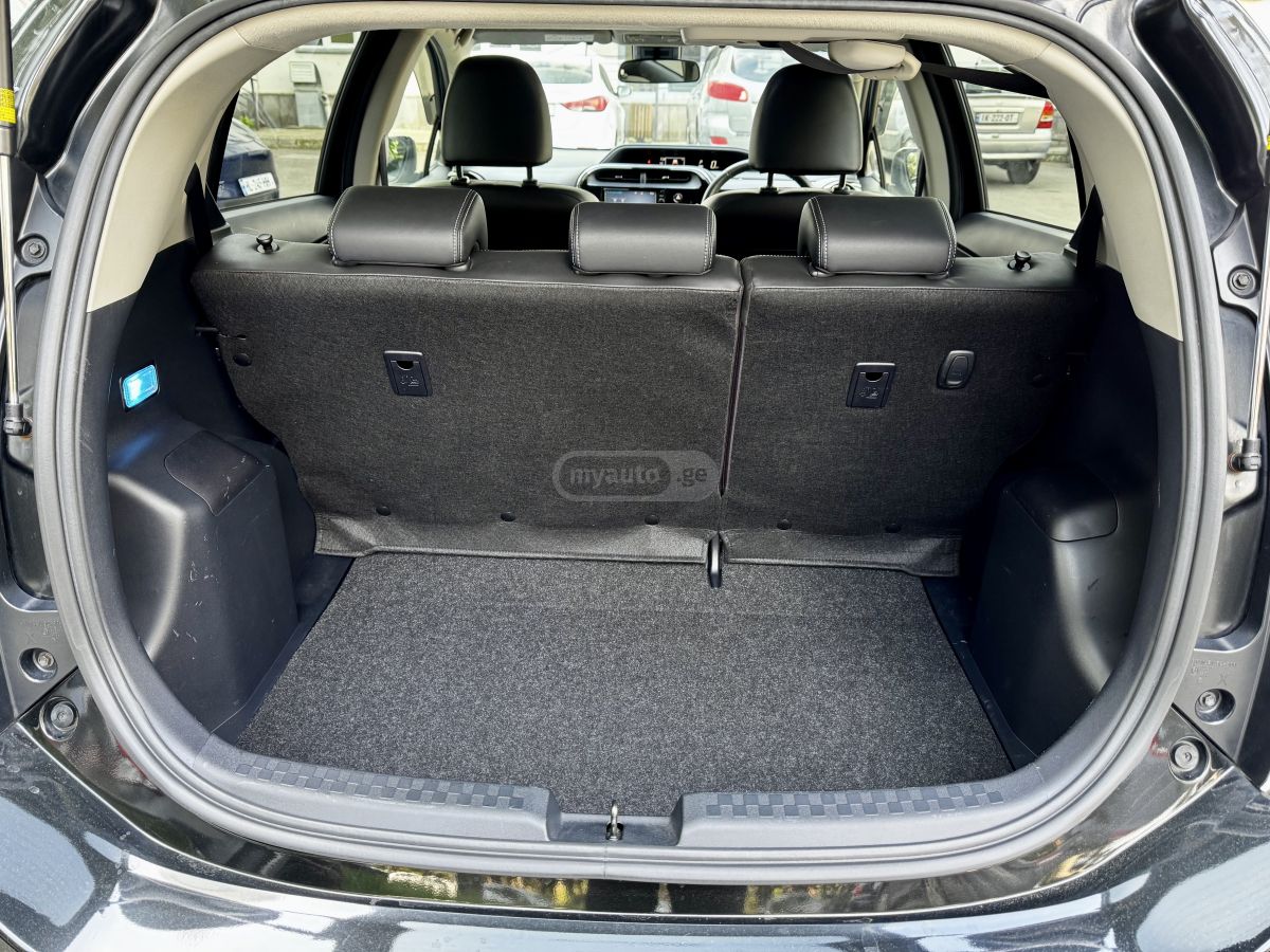 Toyota Aqua - фото 10