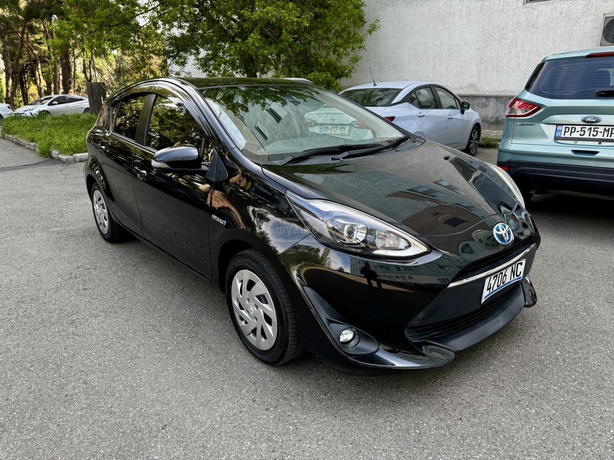 Toyota Aqua - фото 3