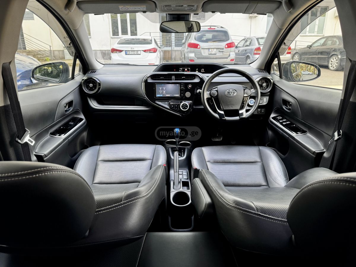 Toyota Aqua - фото 9