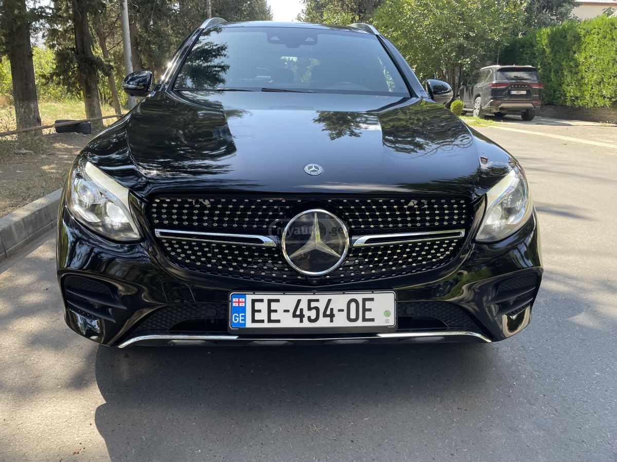 Mercedes-Benz GLC 300 - фото 1