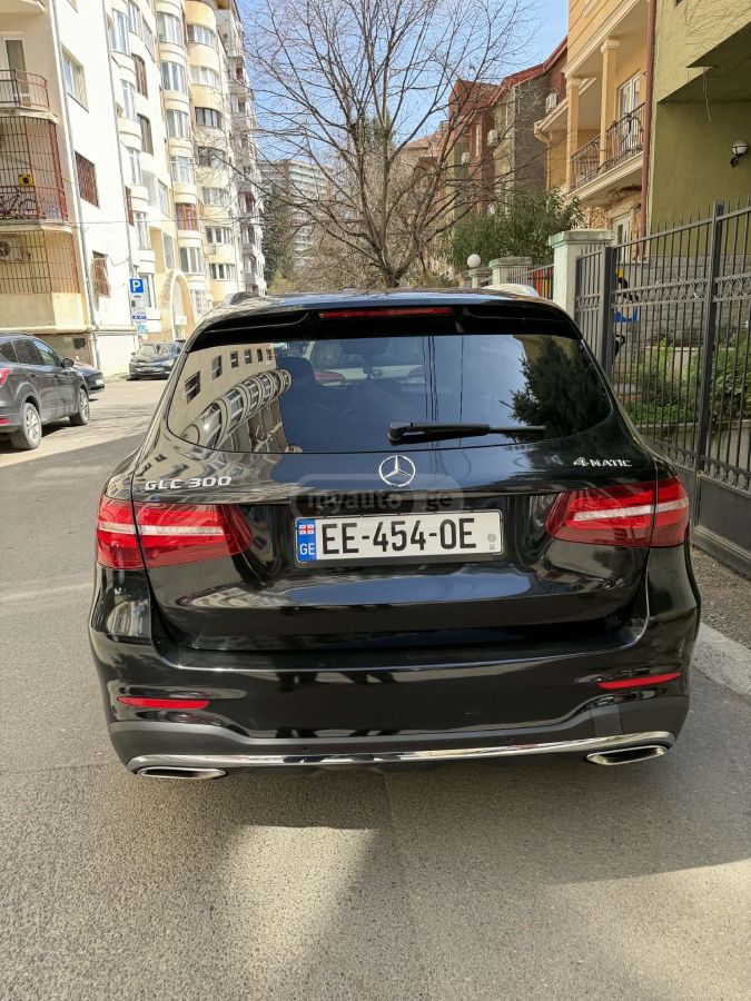 Mercedes-Benz GLC 300 - фото 11
