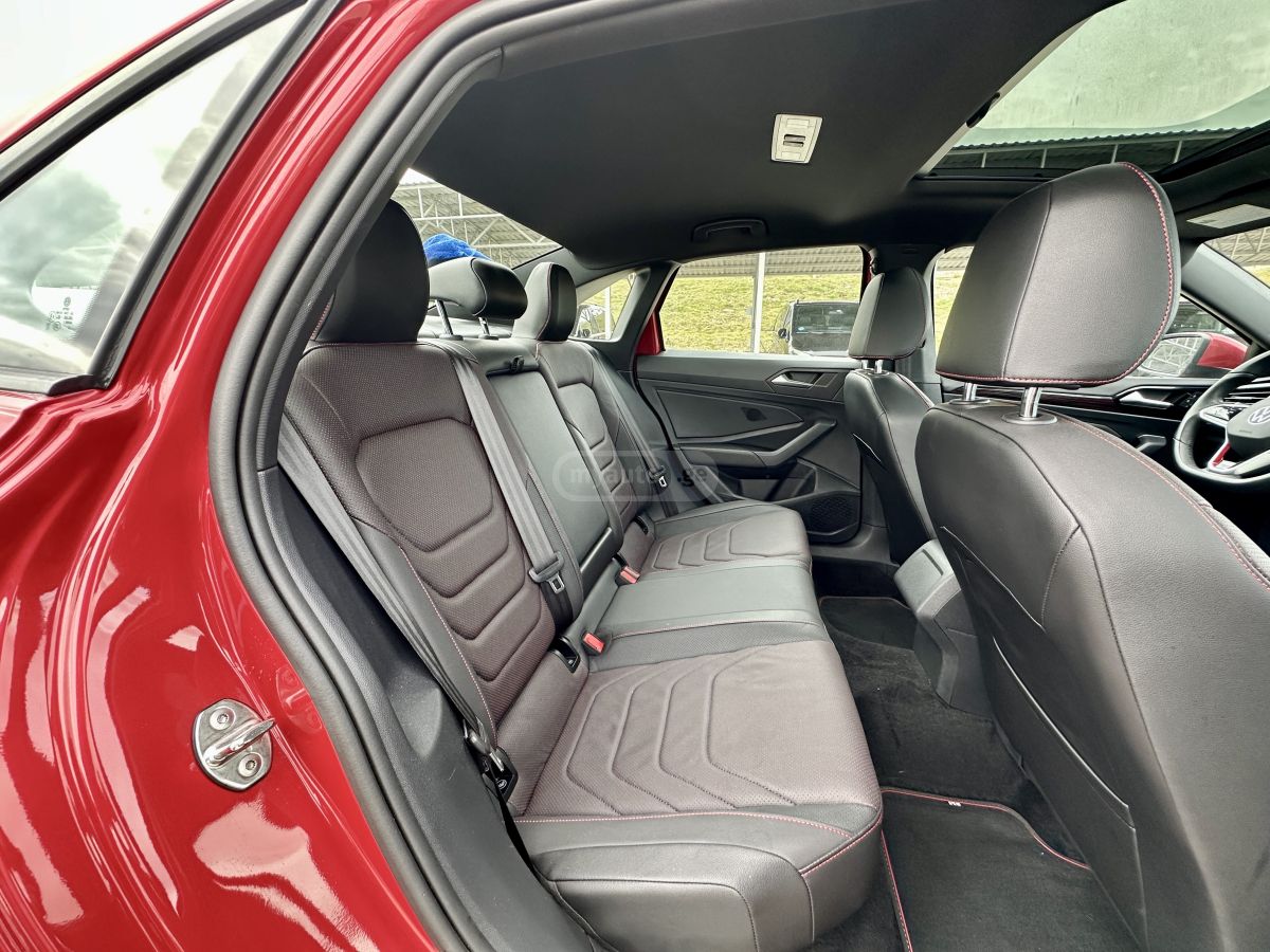 Volkswagen Jetta 2022 — миниатюра 10