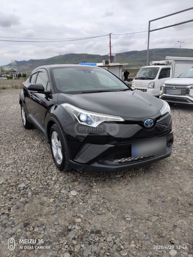 Toyota CHR - фото 1