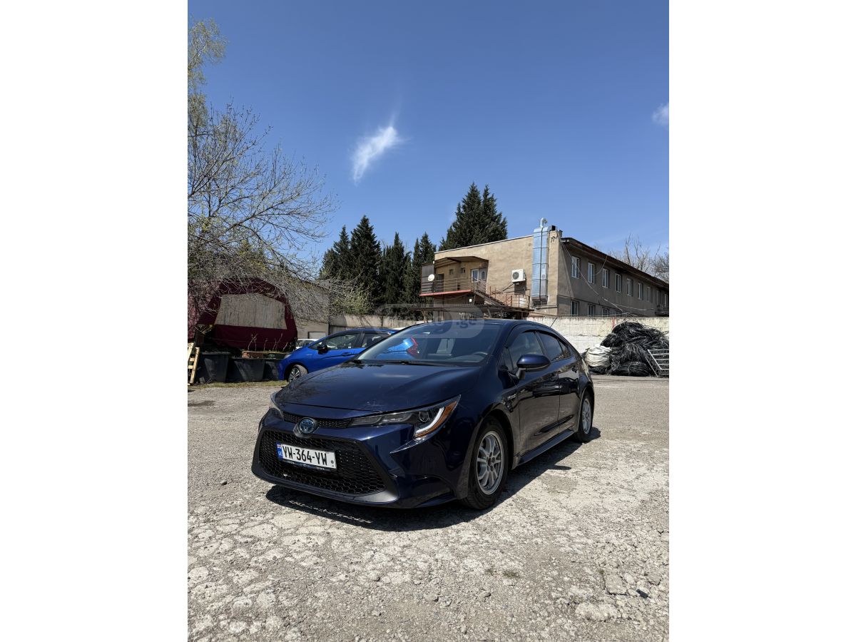 Toyota Corolla - фото 1