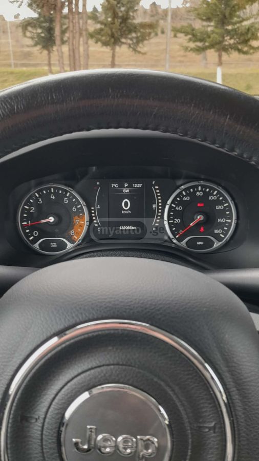 Jeep Renegade - фото 11