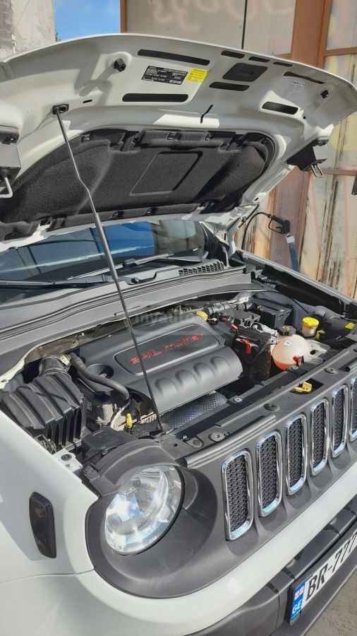 Jeep Renegade - фото 12