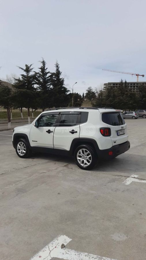 Jeep Renegade - фото 3