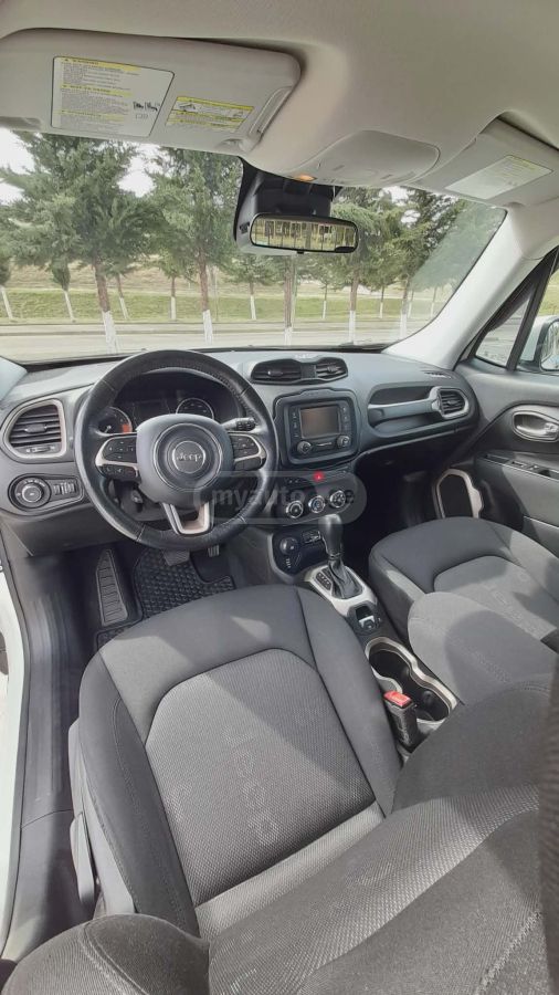 Jeep Renegade - фото 8