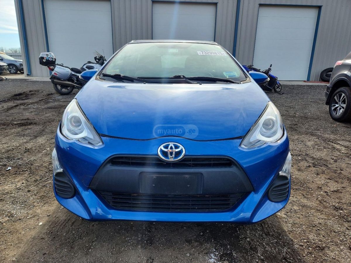 Toyota Prius C - фото 3