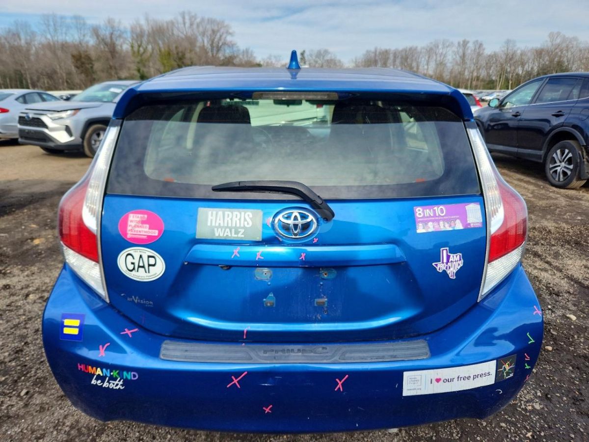 Toyota Prius C - фото 6