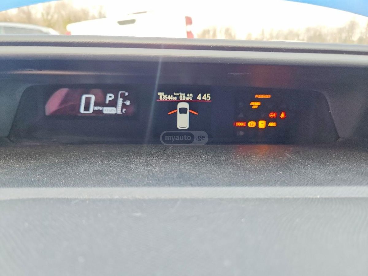 Toyota Prius C - фото 9