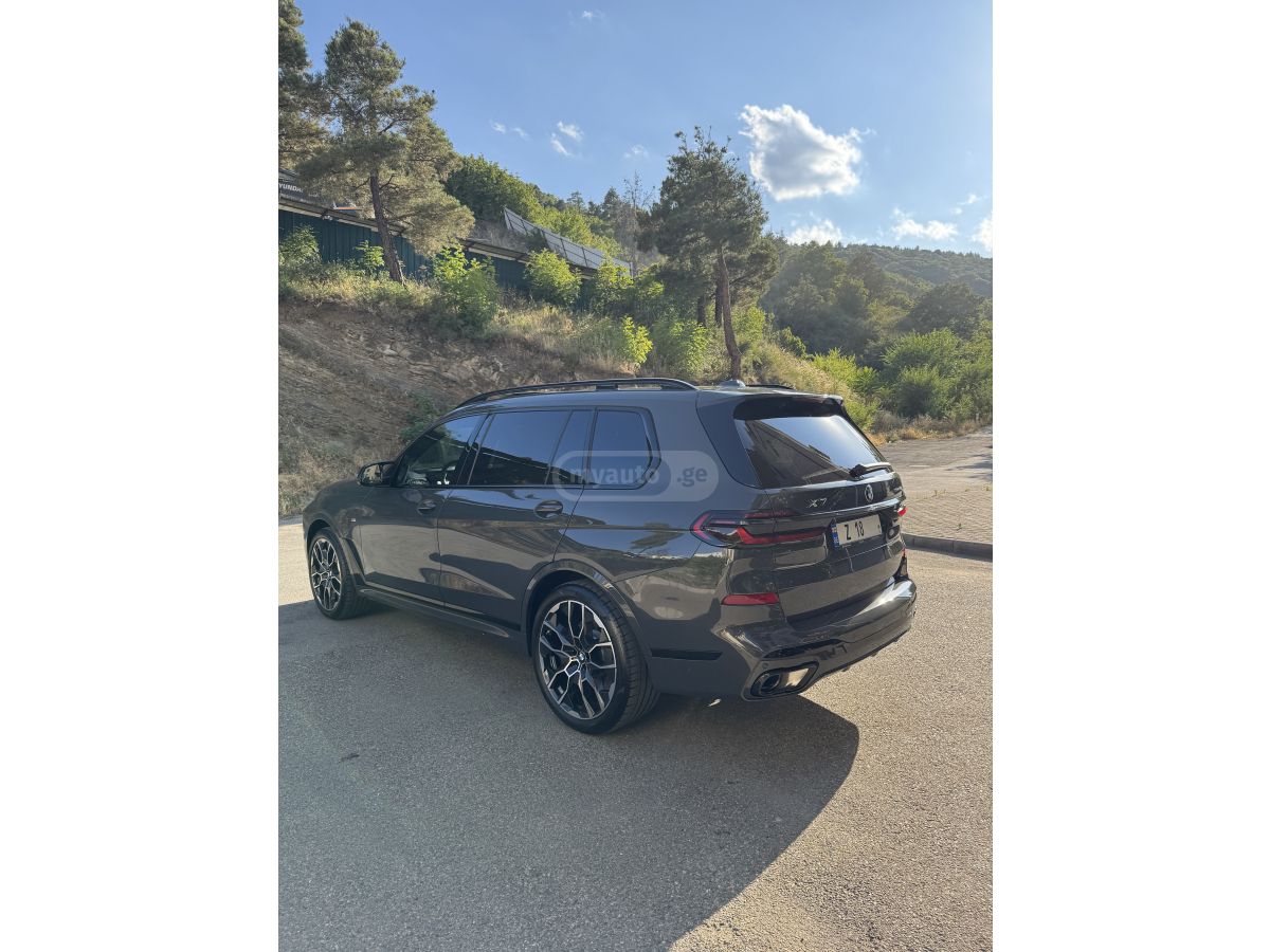 BMW X7 - фото 4