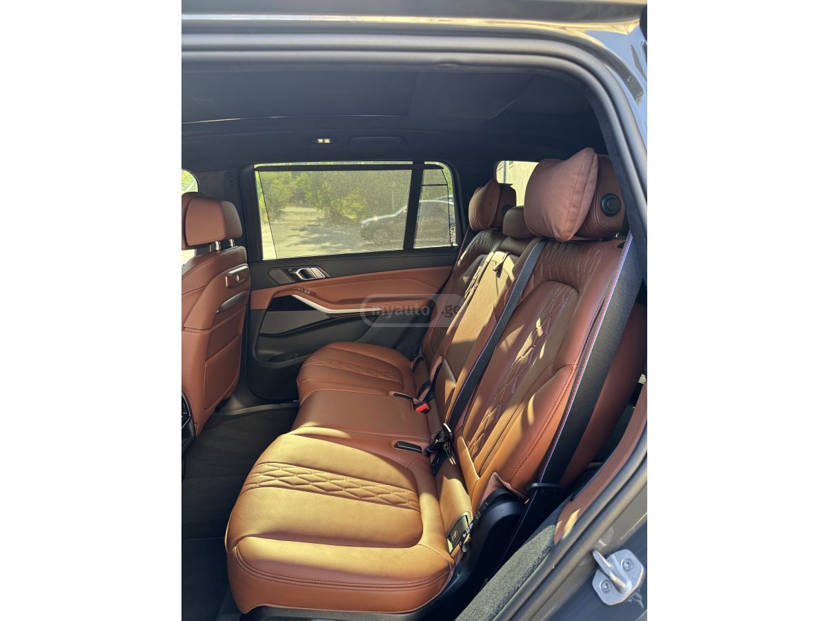 BMW X7 - фото 8