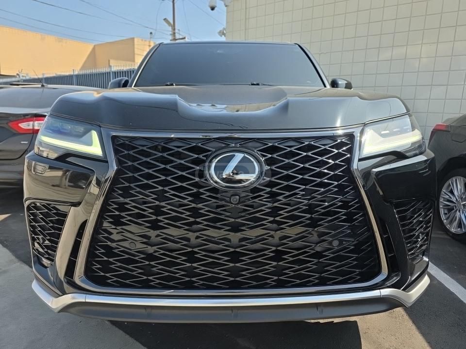 Lexus LX 600 - фото 1